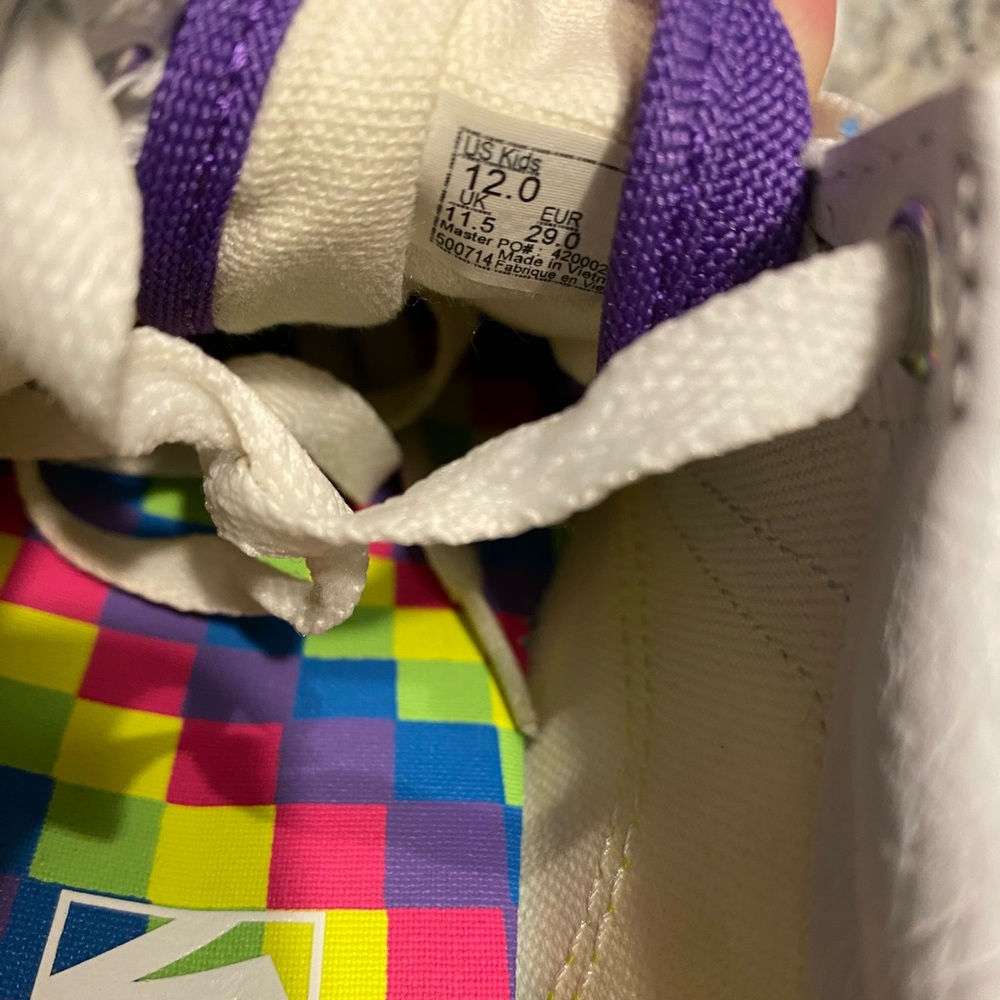 Colorful Vans - Picture 7 of 7